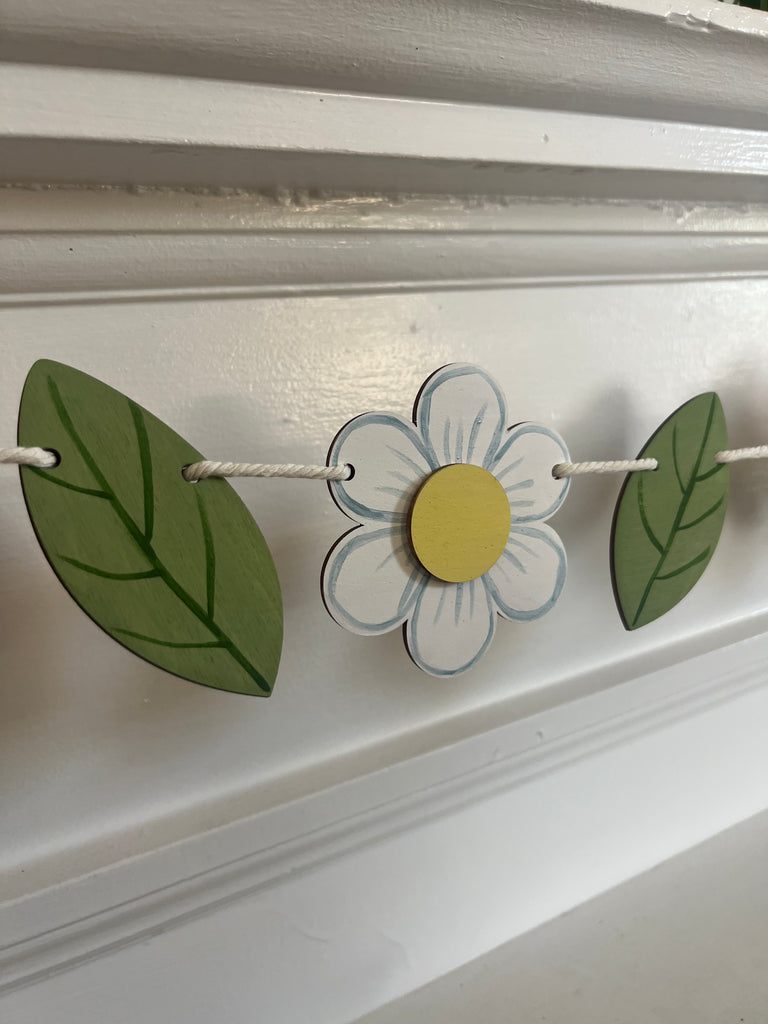 Daisy Garland Art and Craft Class at the RFC in St. Louis